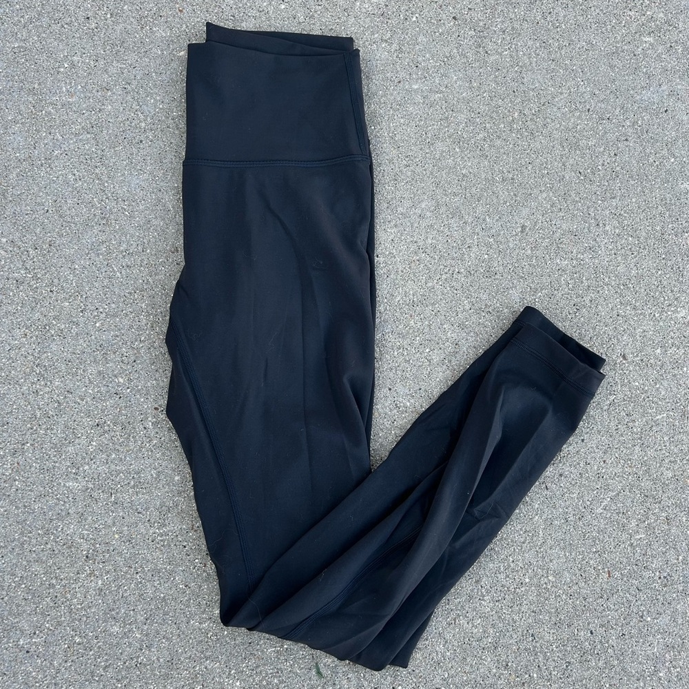 Women’s black Lululemon leggings